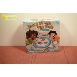 PlayMonster Dont Flush the Fish Board Game (Pack Wear)